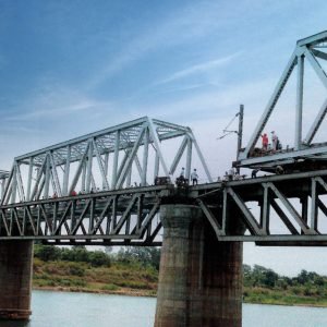 Front view of bridge